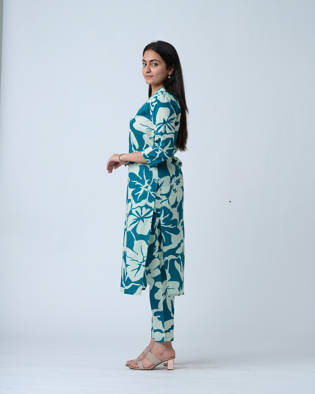 Sea Blue And white Printed Stright Kurta With Trouser